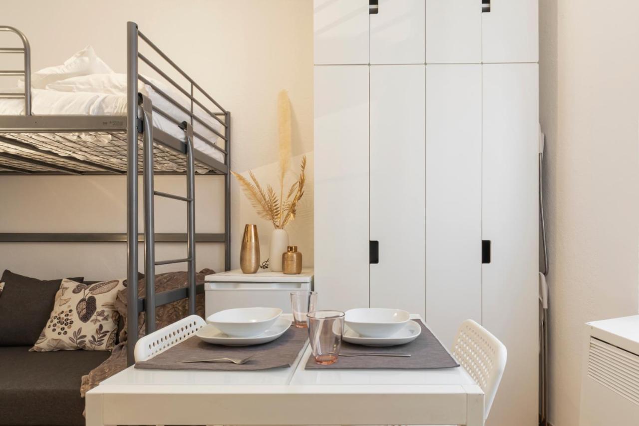 I Host Apartment - Alessi 10 Milan Bagian luar foto